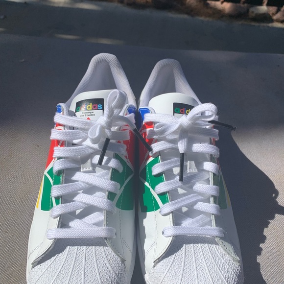 Addias - Picture 2 of 7